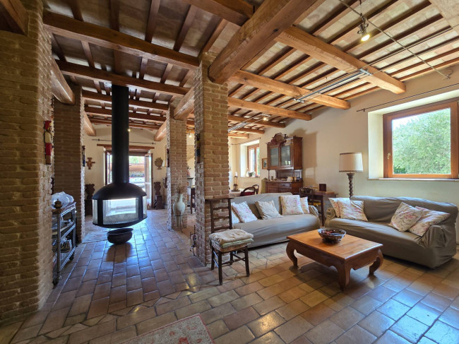 Casale in vendita a Fermo