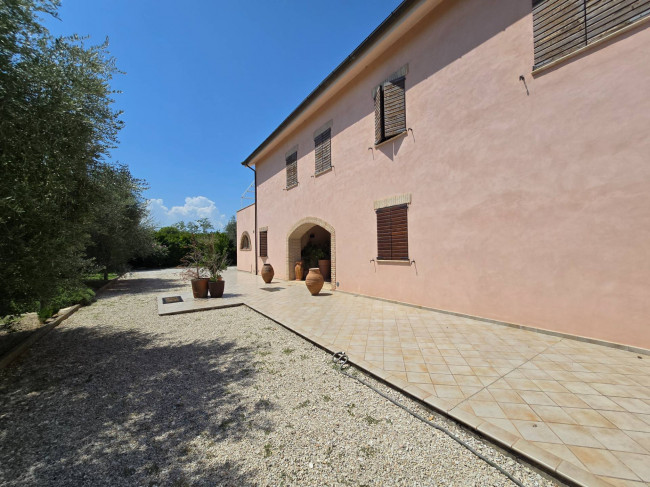 Casale in vendita a Fermo