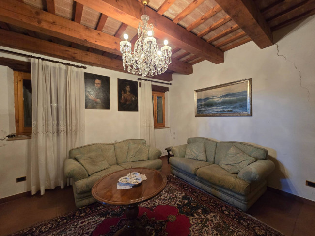 Casale in vendita a Monte San Pietrangeli