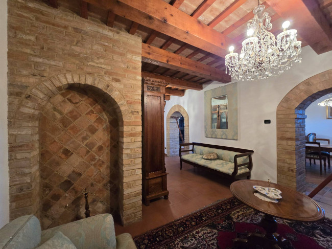 Casale in vendita a Monte San Pietrangeli