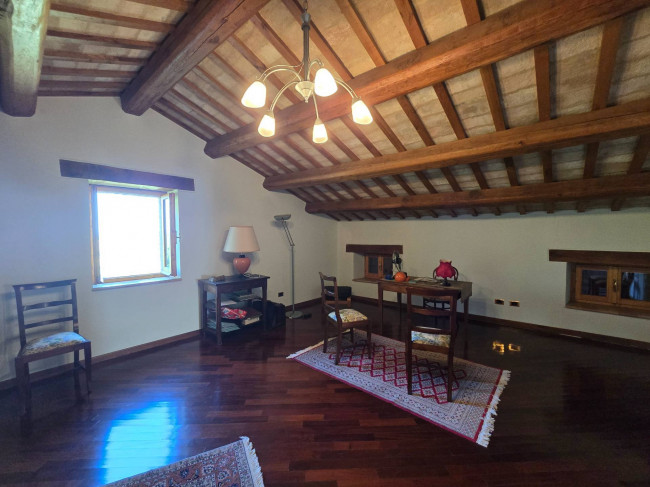 Casale in vendita a Monte San Pietrangeli