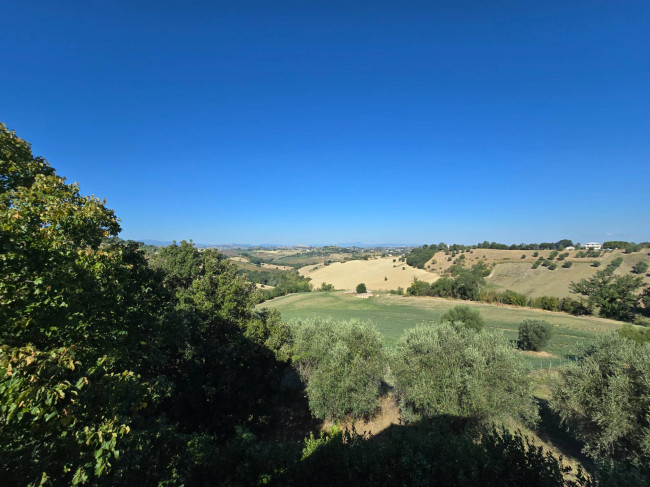 Casale in vendita a Monte San Pietrangeli
