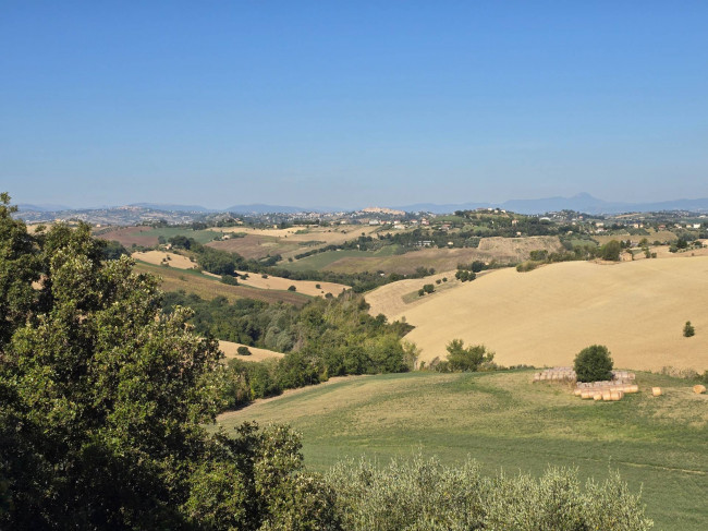 Casale in vendita a Monte San Pietrangeli