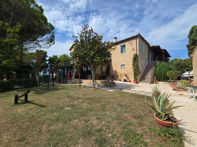 Casale in vendita a Fermo