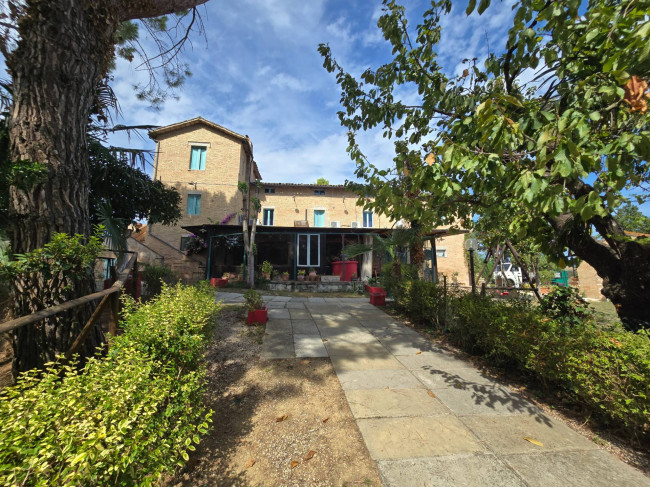 Casale in vendita a Fermo