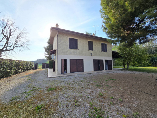 Single House for sale in Montottone