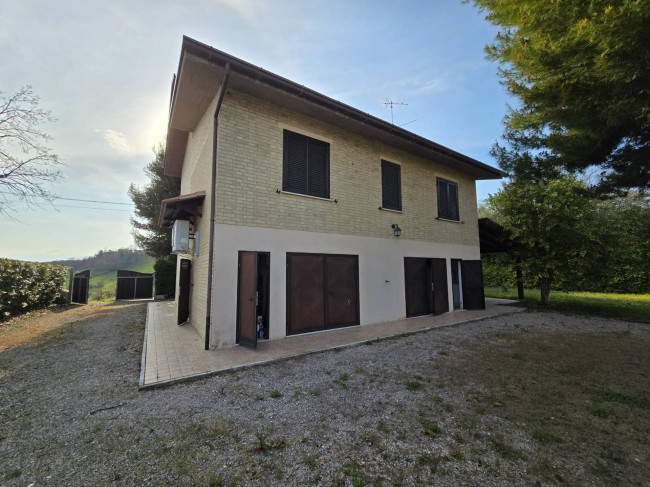 Single House for sale in Montottone