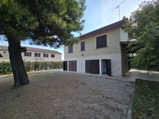 Casa singola in vendita a Montottone