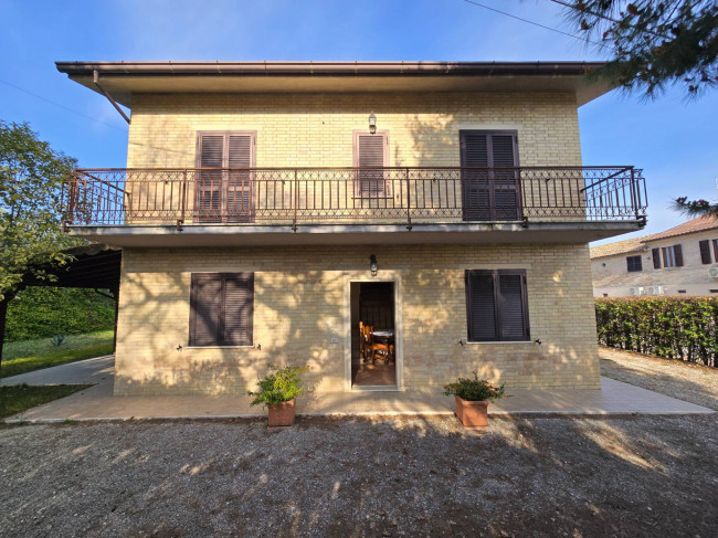 Single House for sale in Montottone