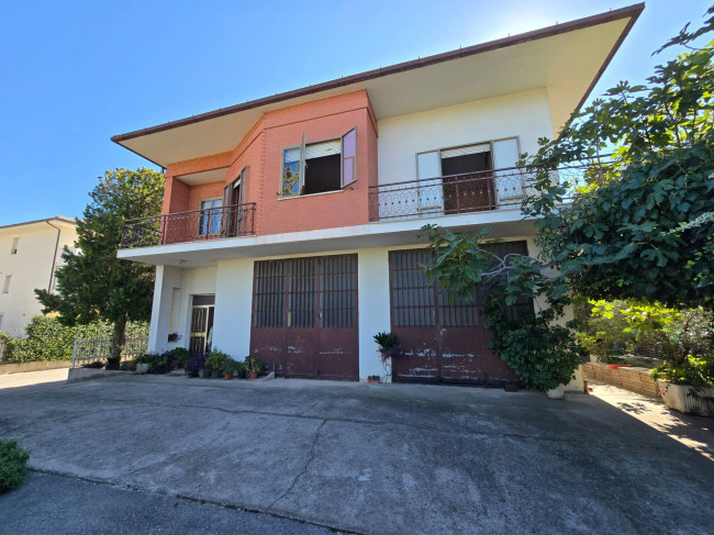 Casa singola in vendita a Grottazzolina