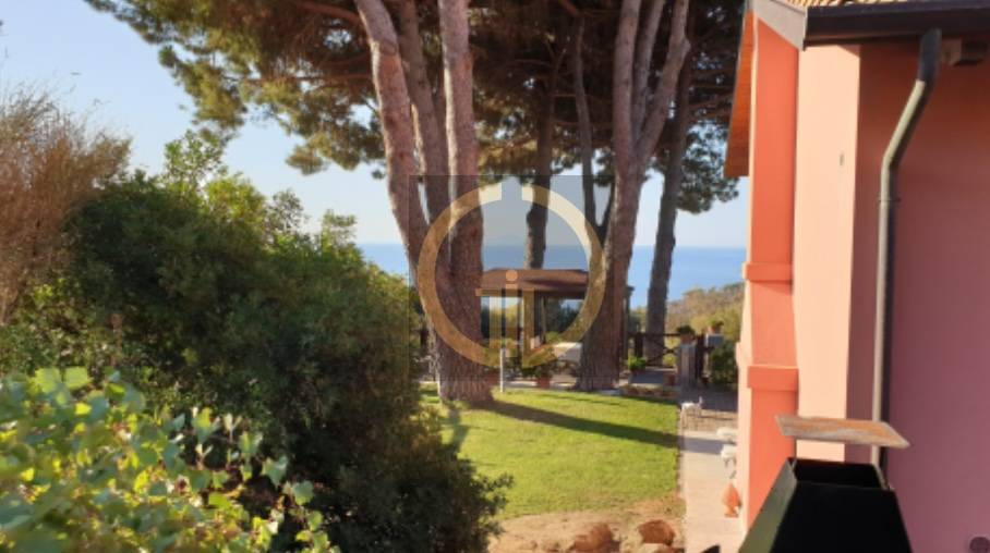 Villa in vendita a Campo Nell'elba (LI)