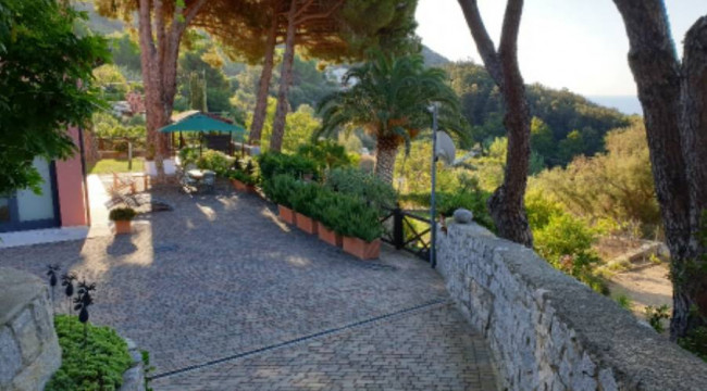 Villa in vendita a Campo Nell'elba (LI)