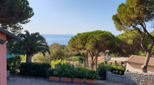 Villa in vendita a Campo Nell'elba (LI)