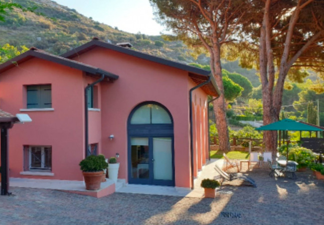 Villa in vendita a Campo Nell'elba (LI)