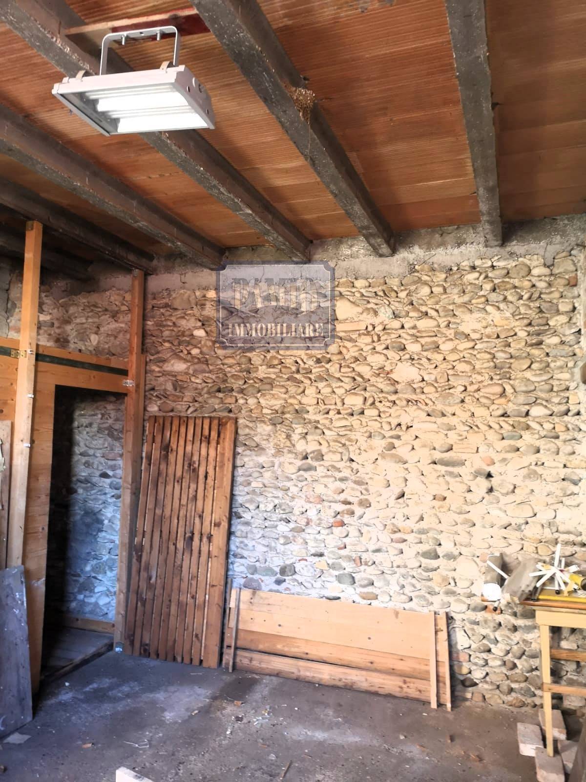 Magazzino in vendita a Giavera del Montello