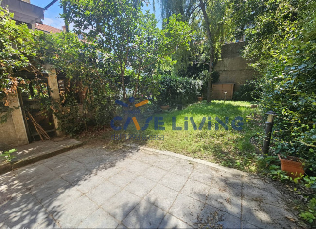 Casa semi indipendente in vendita a Milano