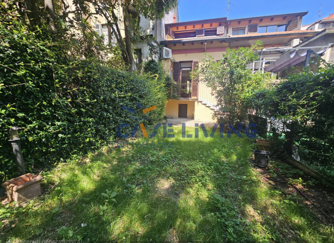 Casa semi indipendente in vendita a Milano