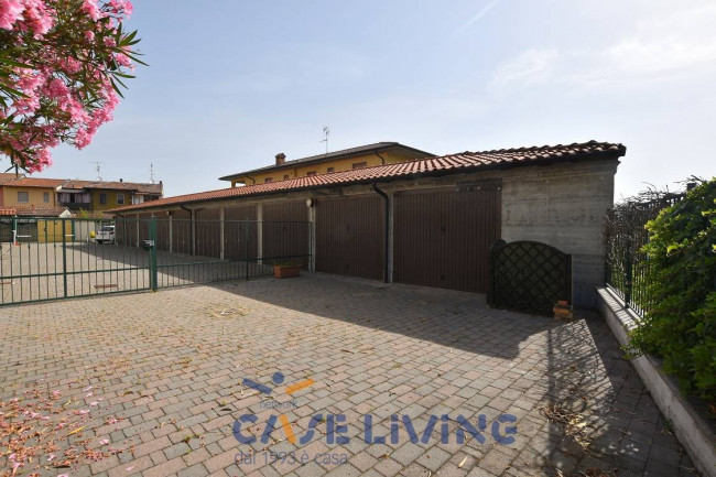 Casa semi indipendente in vendita a Lacchiarella