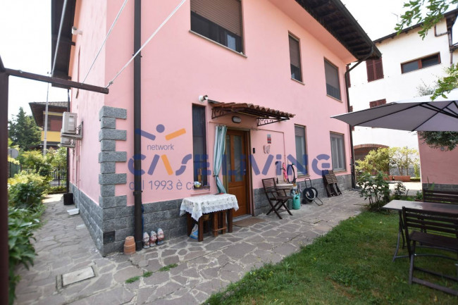 Villa in vendita a Rosate