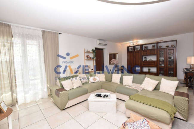 Villa in vendita a Calvignasco