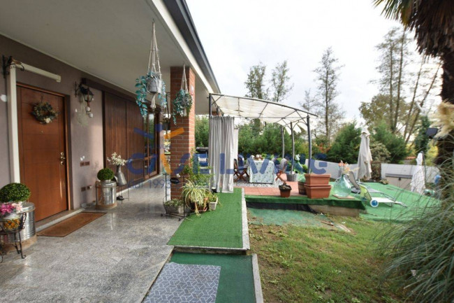 Villa in vendita a Calvignasco