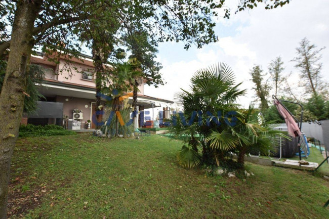 Villa in vendita a Calvignasco