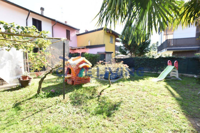 Casa semi indipendente in vendita a Rosate