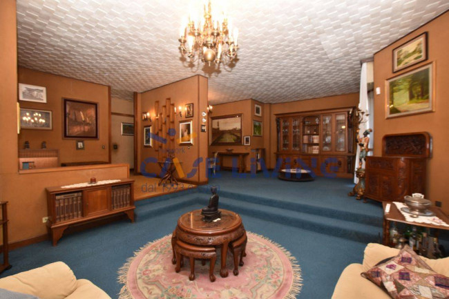 Villa in vendita a Trezzano sul Naviglio