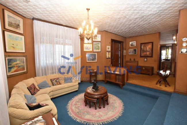 Villa in vendita a Trezzano sul Naviglio