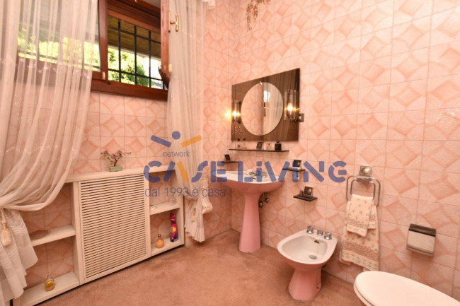 Villa in vendita a Trezzano sul Naviglio