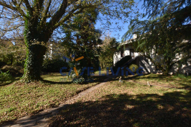 Villa in vendita a Trezzano sul Naviglio