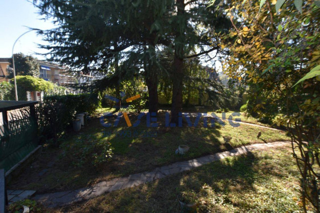 Villa in vendita a Trezzano sul Naviglio