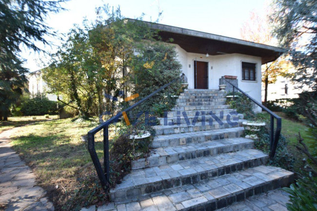 Villa in vendita a Trezzano sul Naviglio
