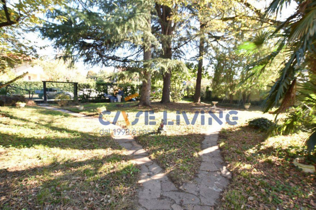 Villa in vendita a Trezzano sul Naviglio