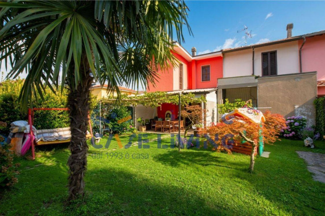 Casa semi indipendente in vendita a Rosate