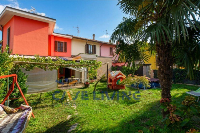 Casa semi indipendente in vendita a Rosate