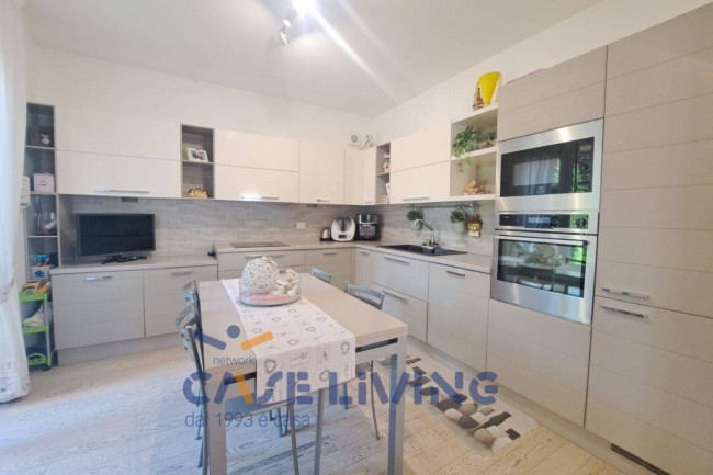 Villa in vendita a Rosate