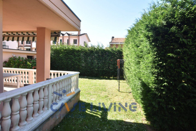 Villa in vendita a Rosate