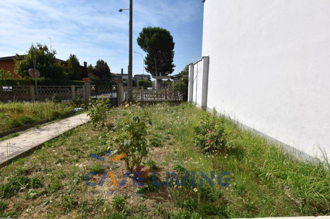 Appartamento in vendita a Rosate