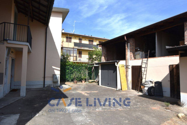 Appartamento in vendita a Rosate