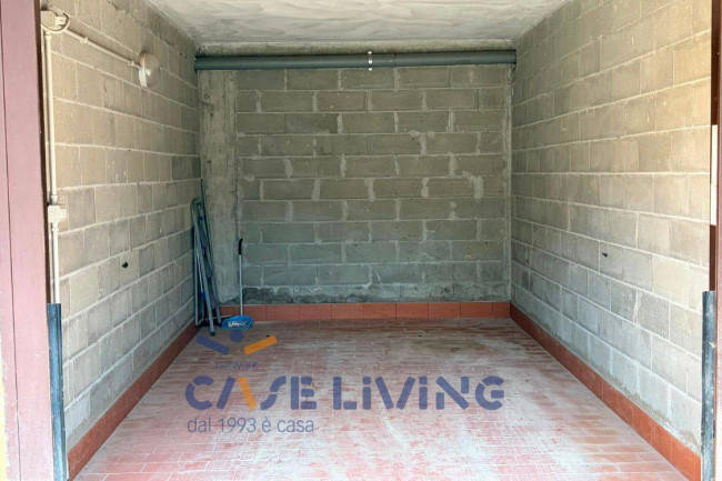 Box o garage in vendita a Rosate