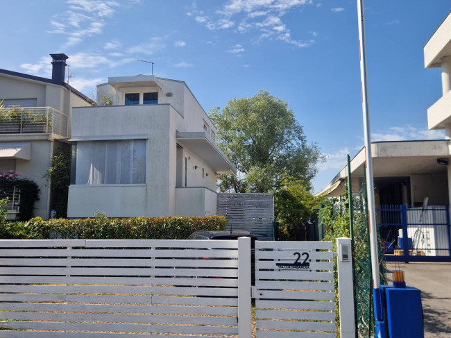 Casa semi indipendente in vendita a Sirmione