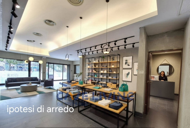 Locale commerciale in affitto a Milano