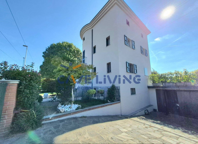 Villa in vendita a Bollate