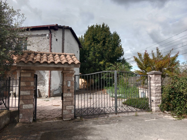 Rustico in vendita a Terni (TR)