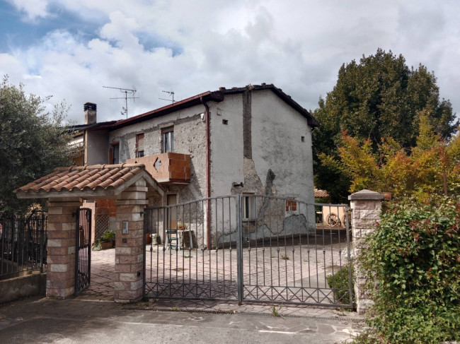 Rustico in vendita a Terni (TR)