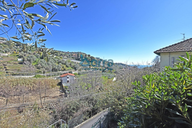 Casa indipendente in vendita a Borgo, Sanremo (IM)