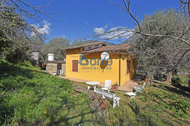 Casa indipendente in vendita a Borgo, Sanremo (IM)