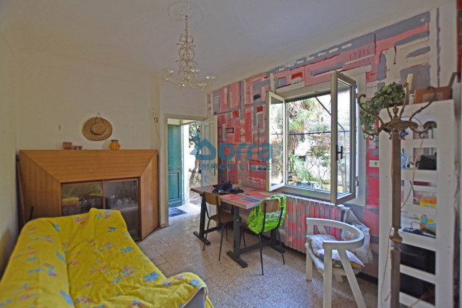 Casa indipendente in vendita a Borgo, Sanremo (IM)