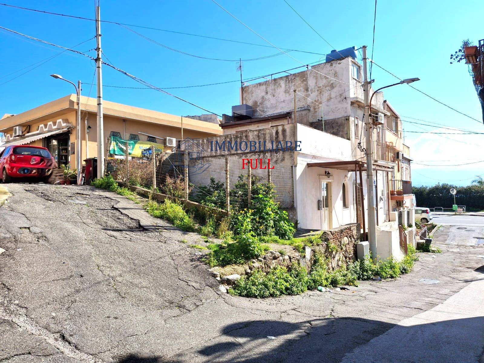 Locale commerciale in vendita a Messina